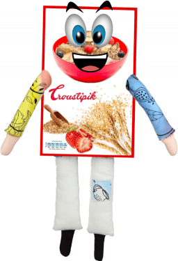 Personnage Croustipik, créé à partir d'une boîte de céréales, il a des jambes et des bras en tissus, son visage est peint sur le haut de la boîte (qui tient également lieu de corps).