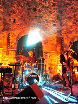Photo couleur de Boclé Bros. Keltic Project en concert