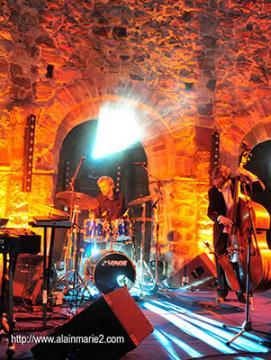 Photo couleur de Boclé Bros. Keltic Project en concert