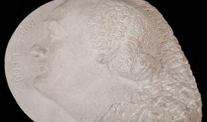 Haut-relief en pierre sculptée représentant le profil gauche de l'Abbé Marc Lenoir, 