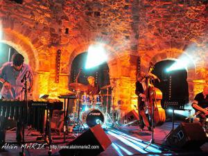 Photo couleur de Boclé Bros. Keltic Project en concert